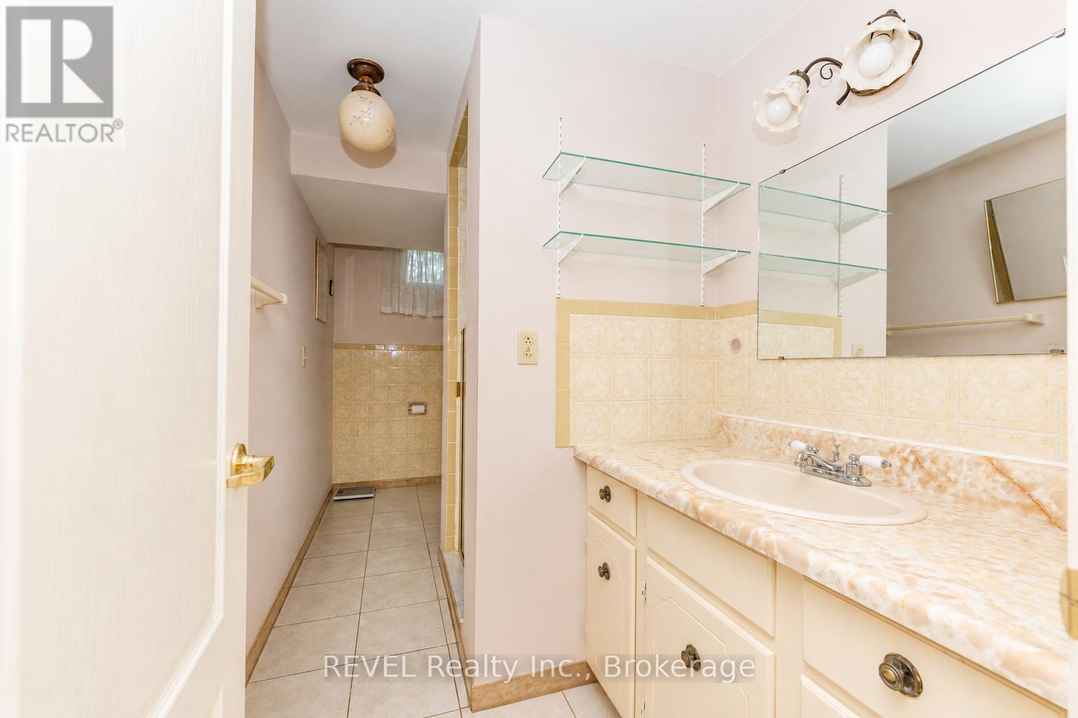 2795 SOLAR CRESCENT - 25