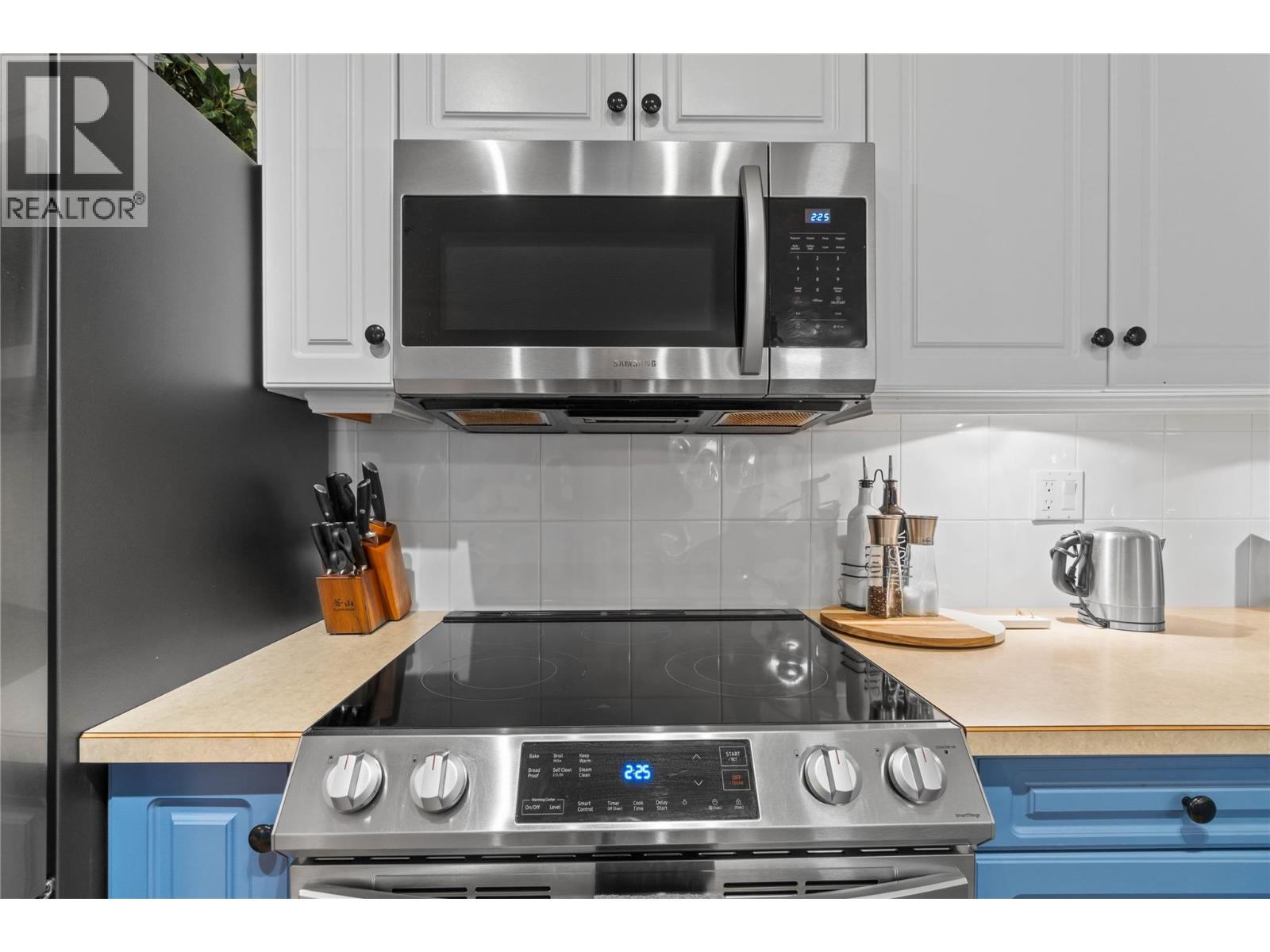 331 1088 Sunset Drive, Kelowna