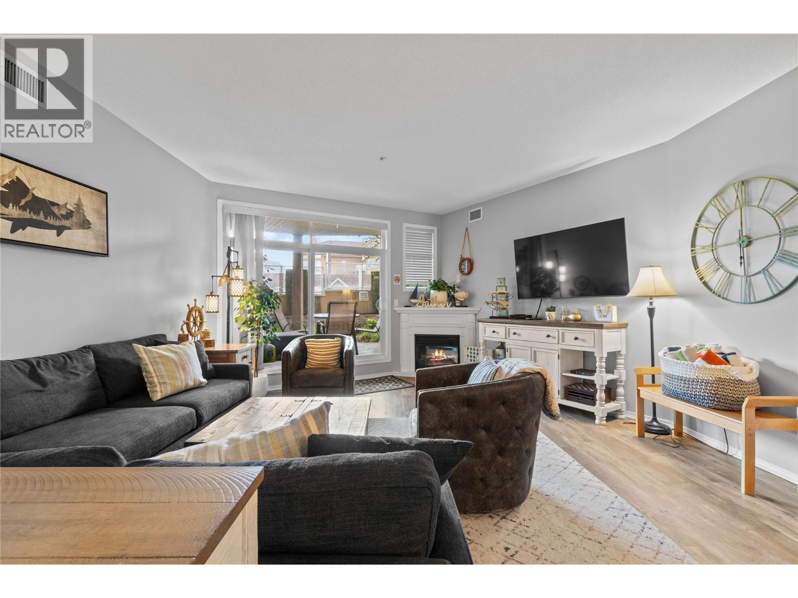 331 1088 Sunset Drive, Kelowna