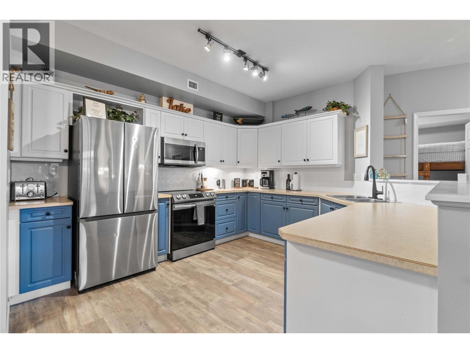 331 1088 Sunset Drive, Kelowna