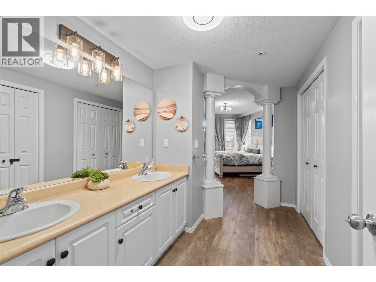 331 1088 Sunset Drive, Kelowna