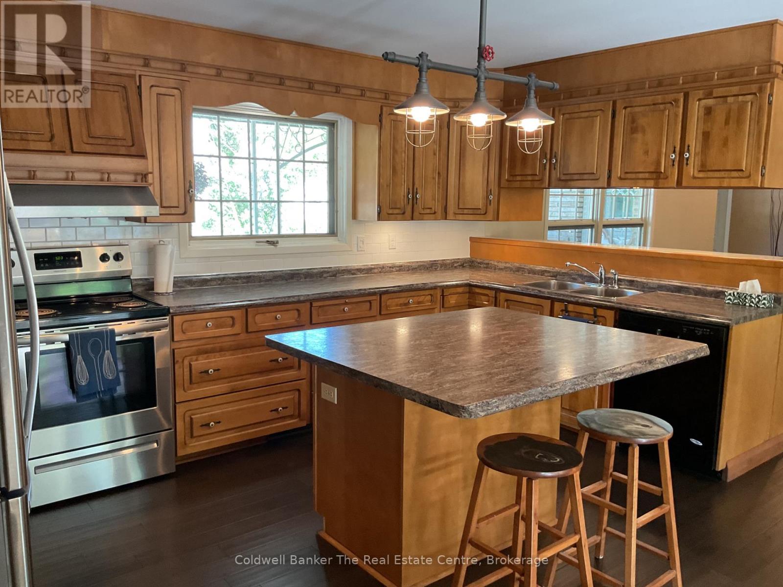 815 MUSKOKA ROAD N - 11
