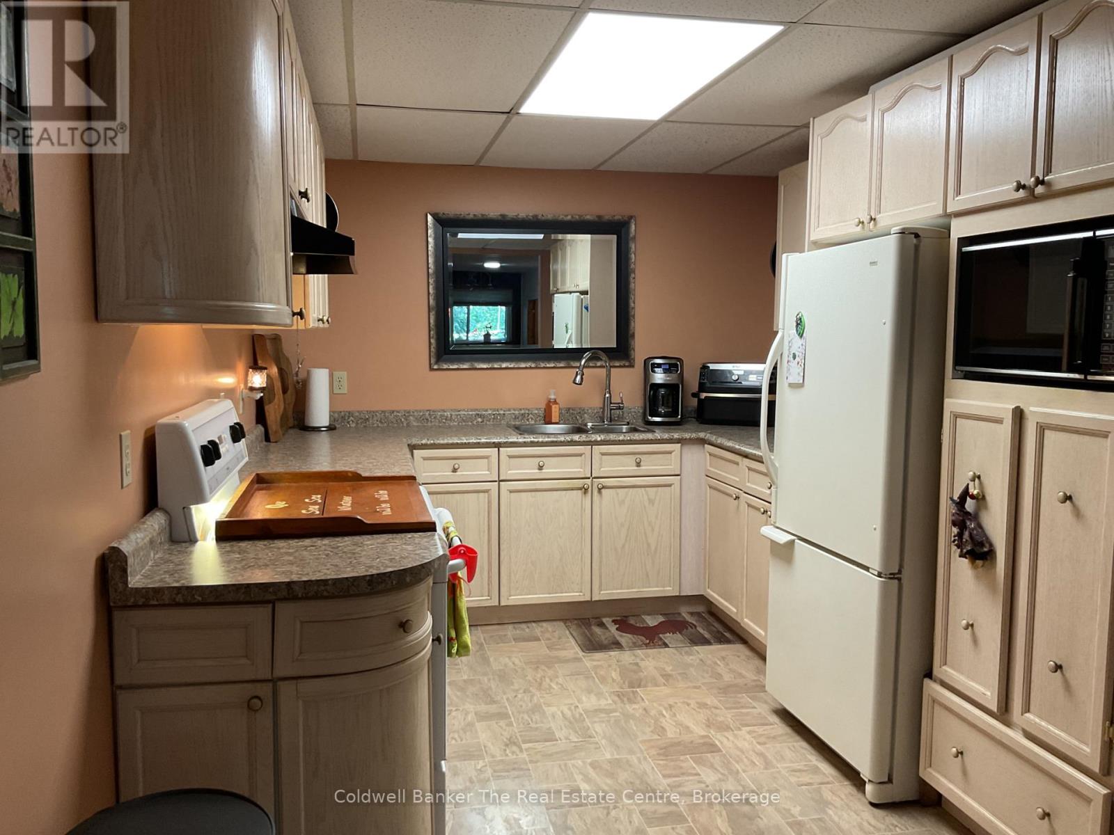815 MUSKOKA ROAD N - 22