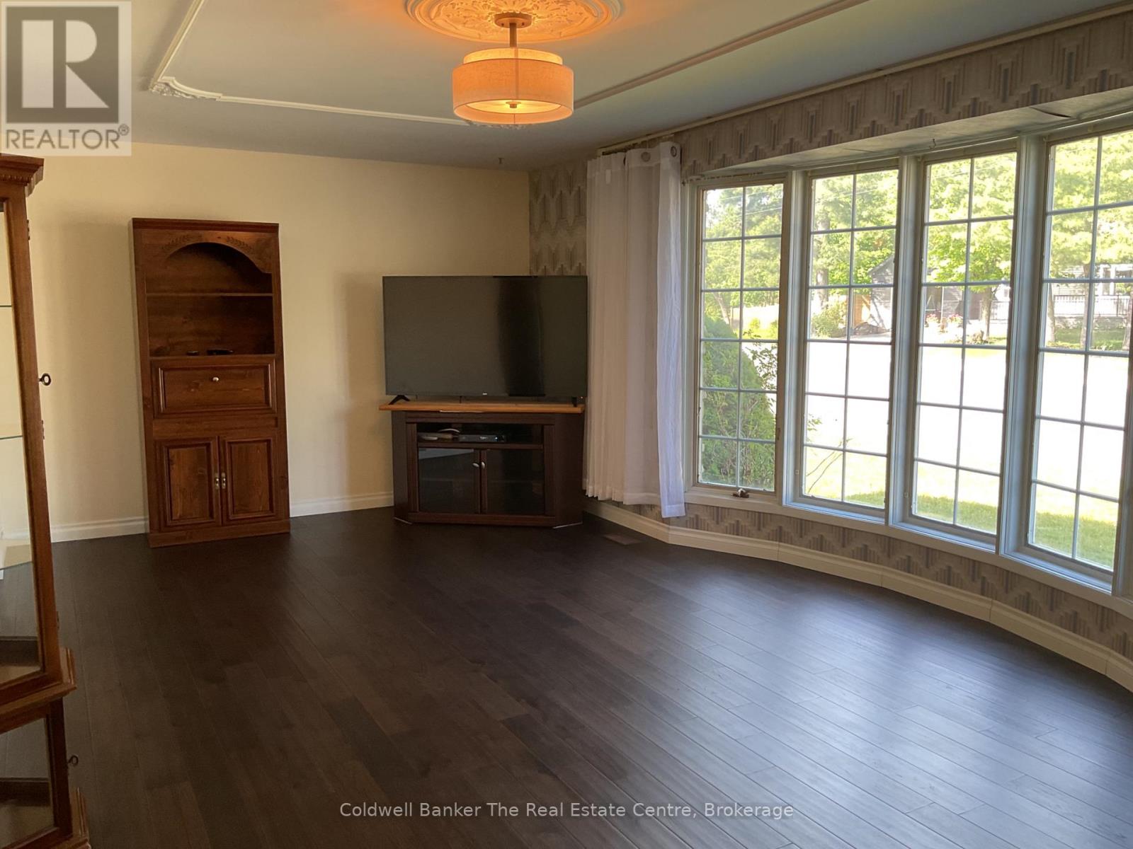 815 MUSKOKA ROAD N - 21