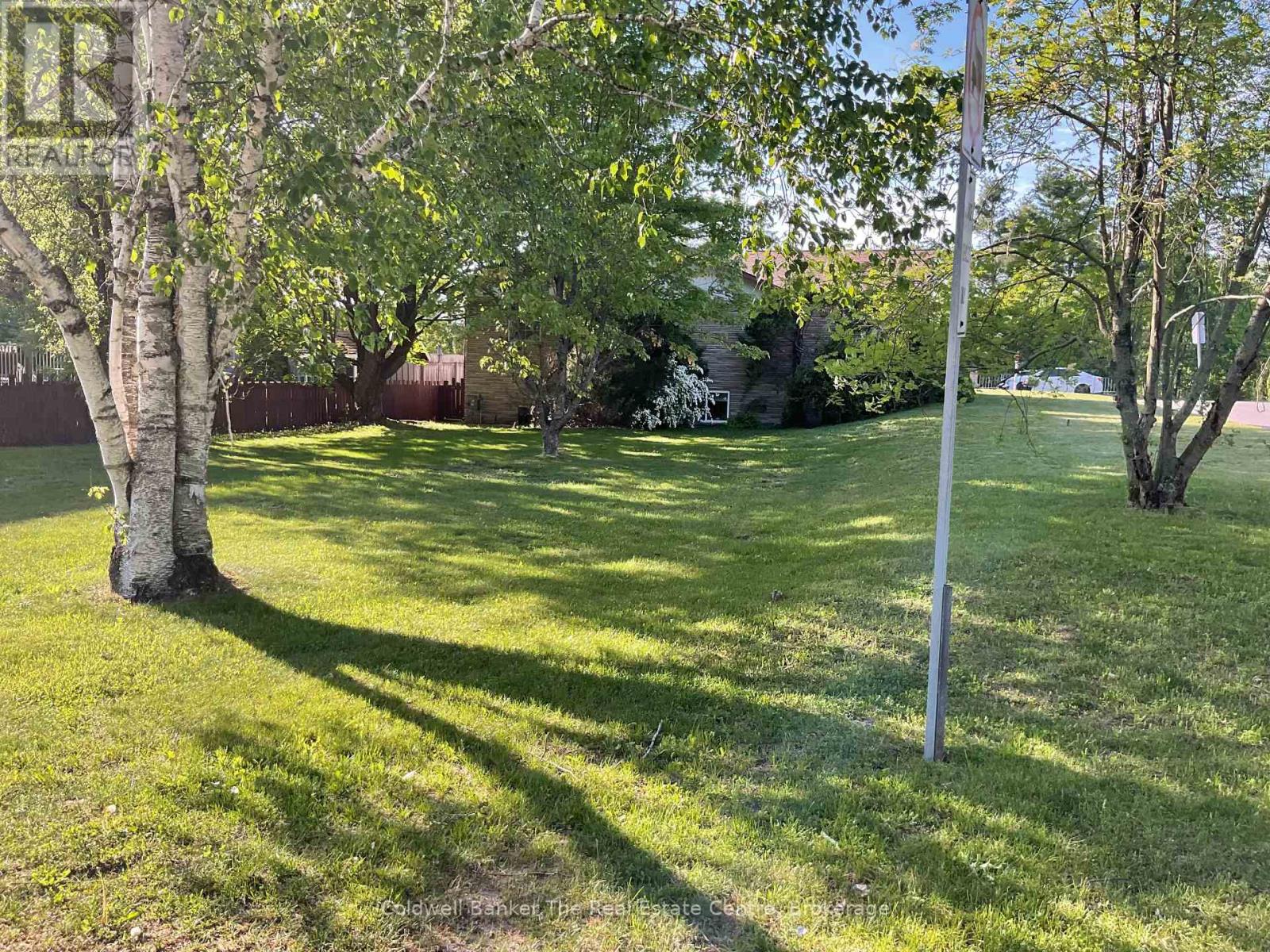 815 MUSKOKA ROAD N - 9