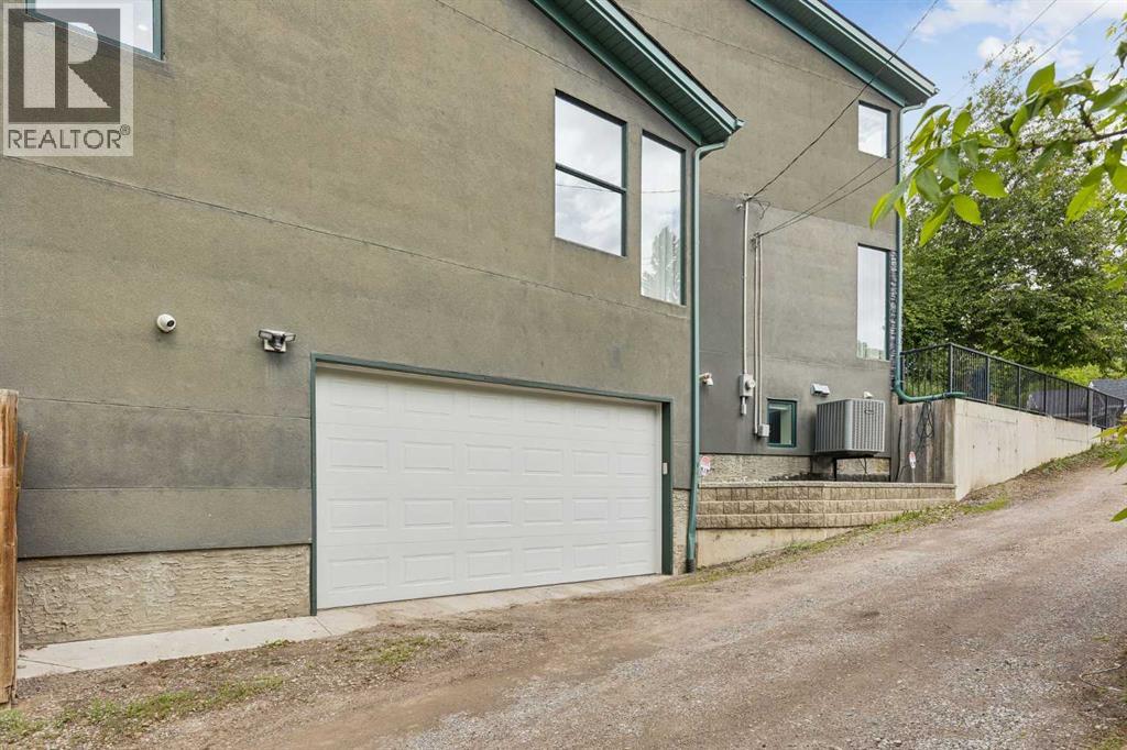 2641 21 Street SW — photo 46