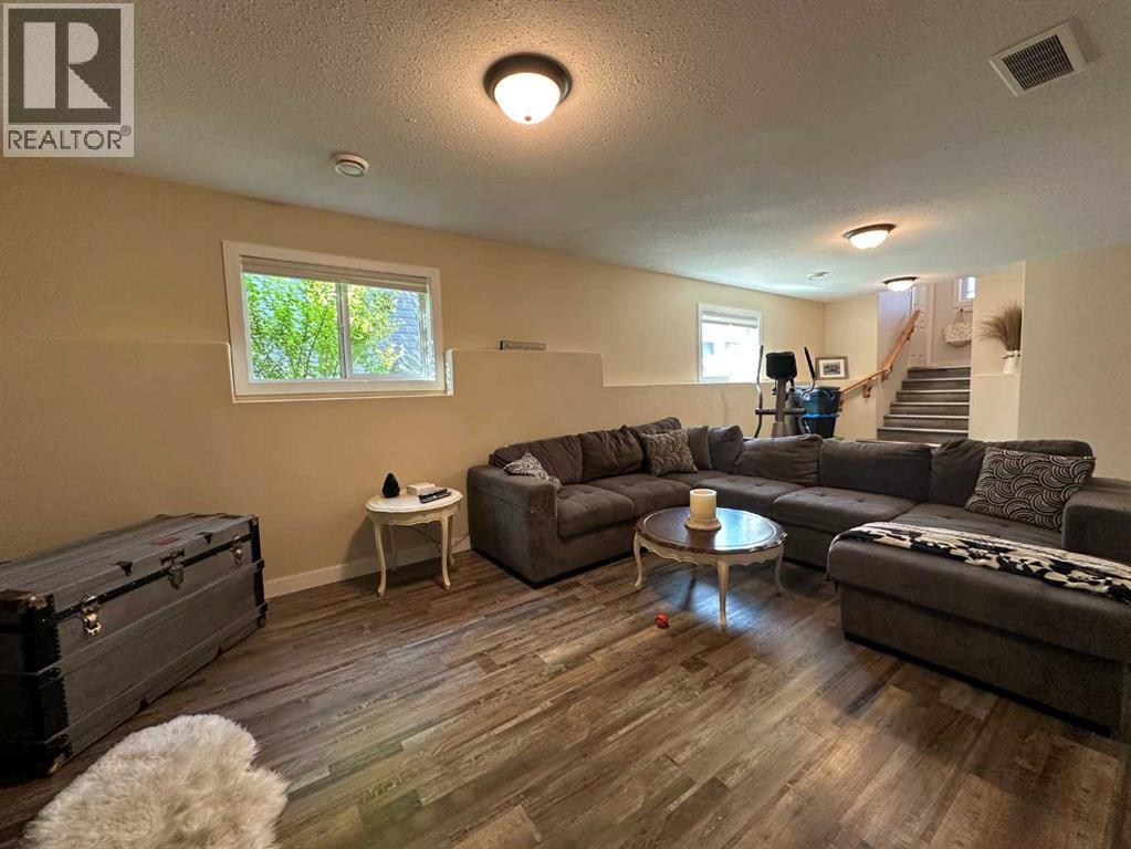 6407 59 Street — photo 17