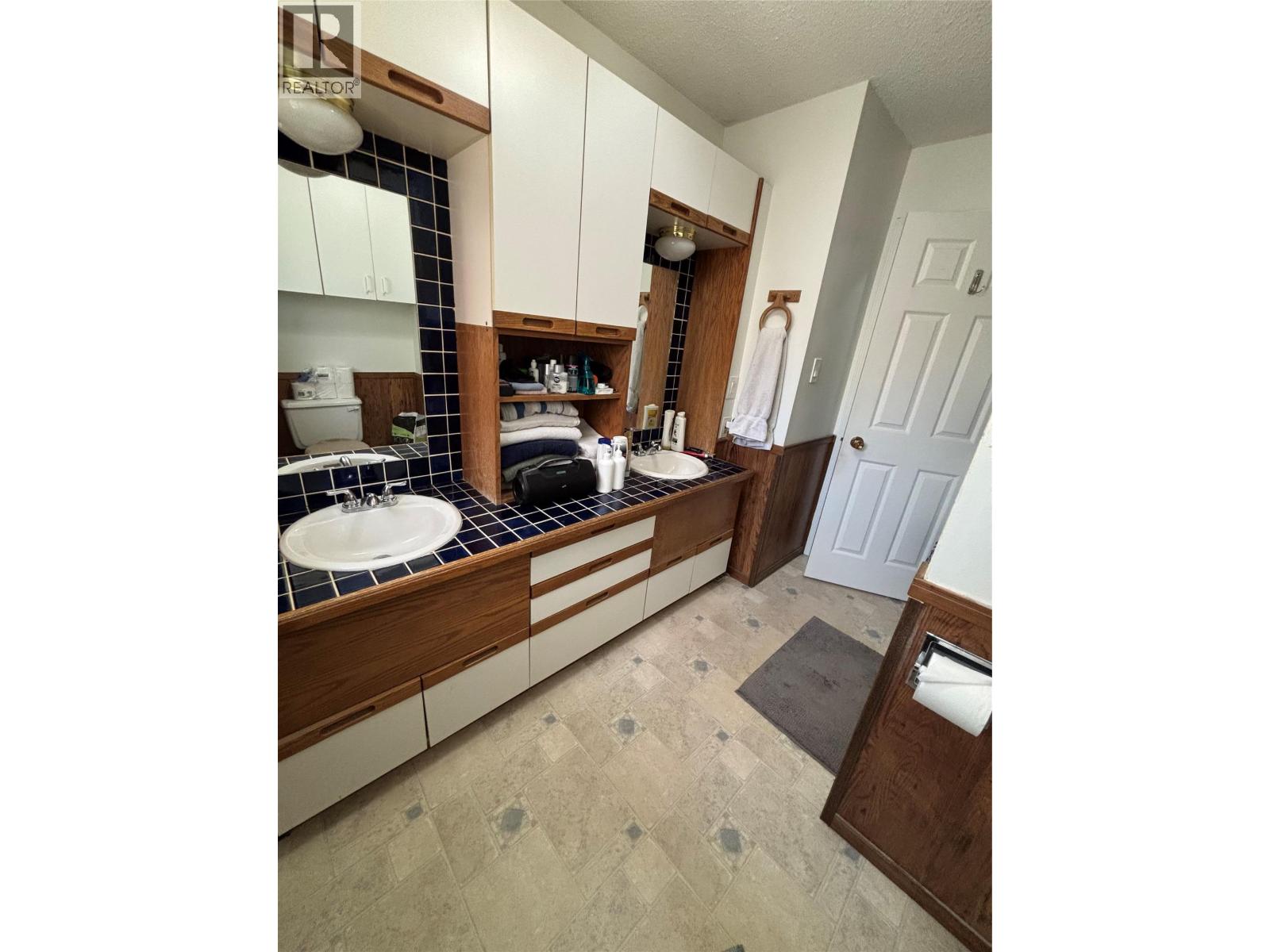525 GARDEN Terrace - 12
