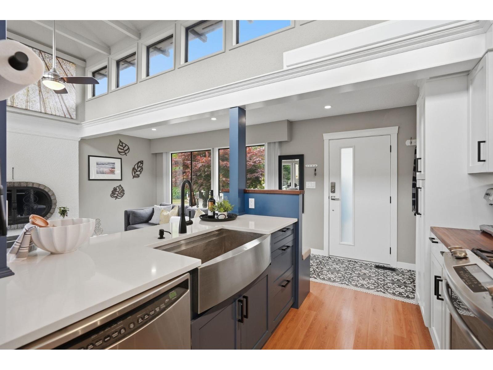 7268 YORK Crescent, Delta
