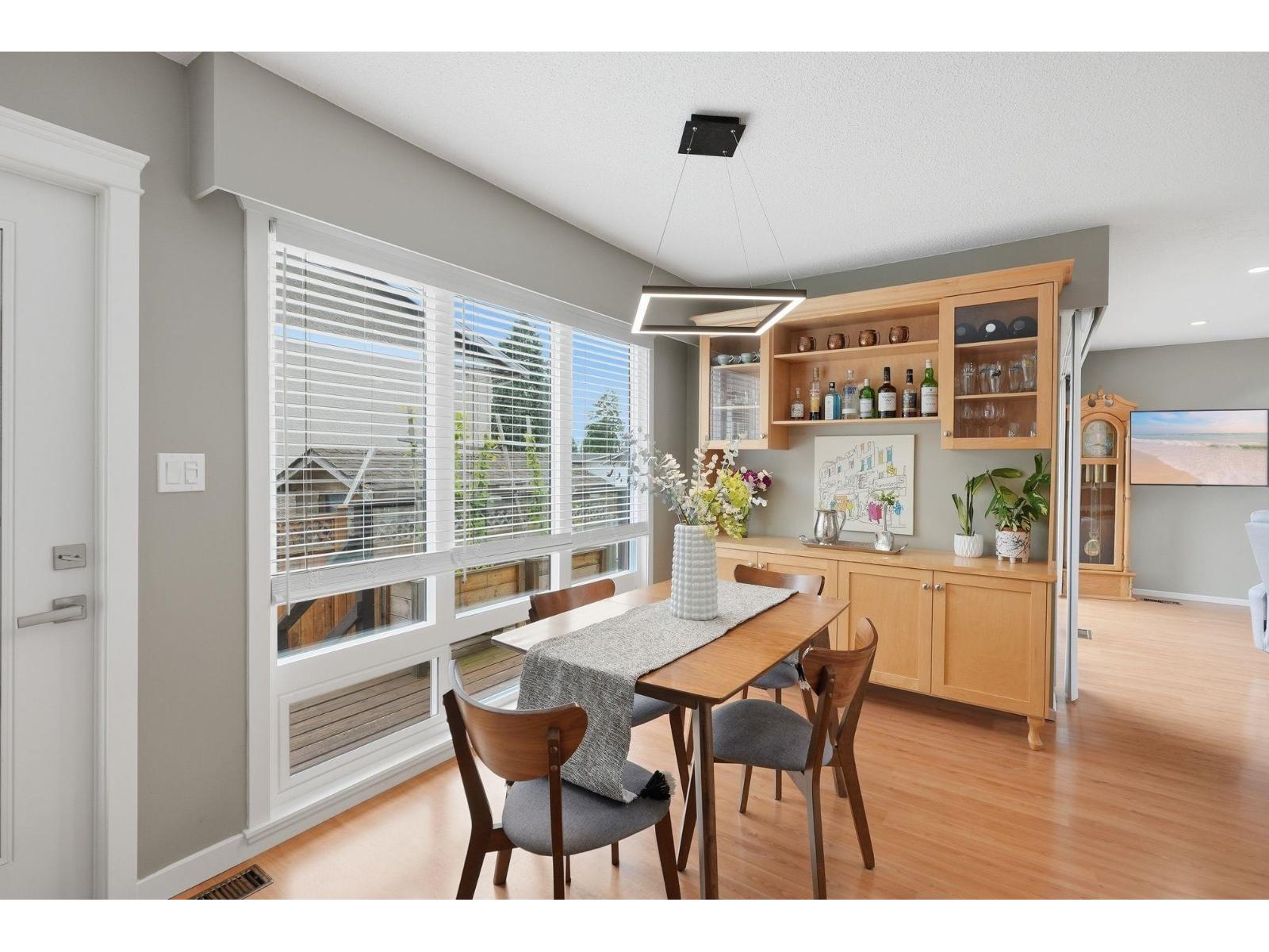 7268 YORK Crescent, Delta