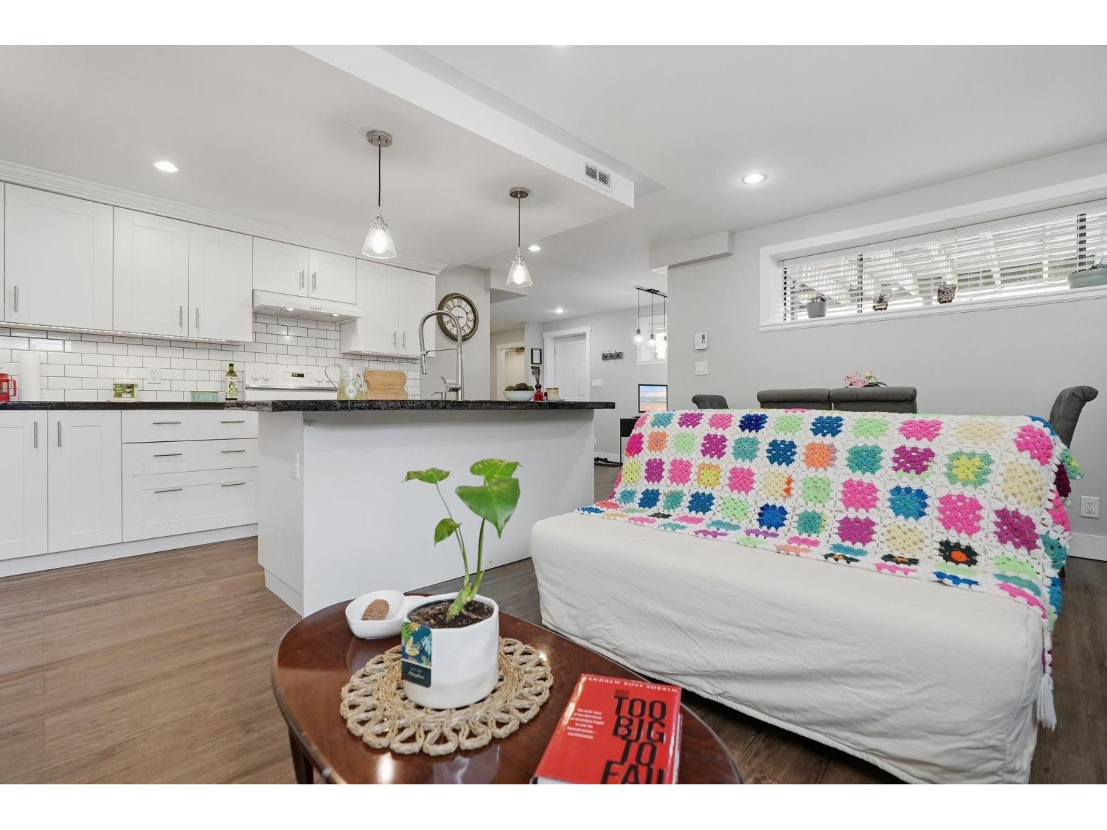 7268 YORK Crescent, Delta