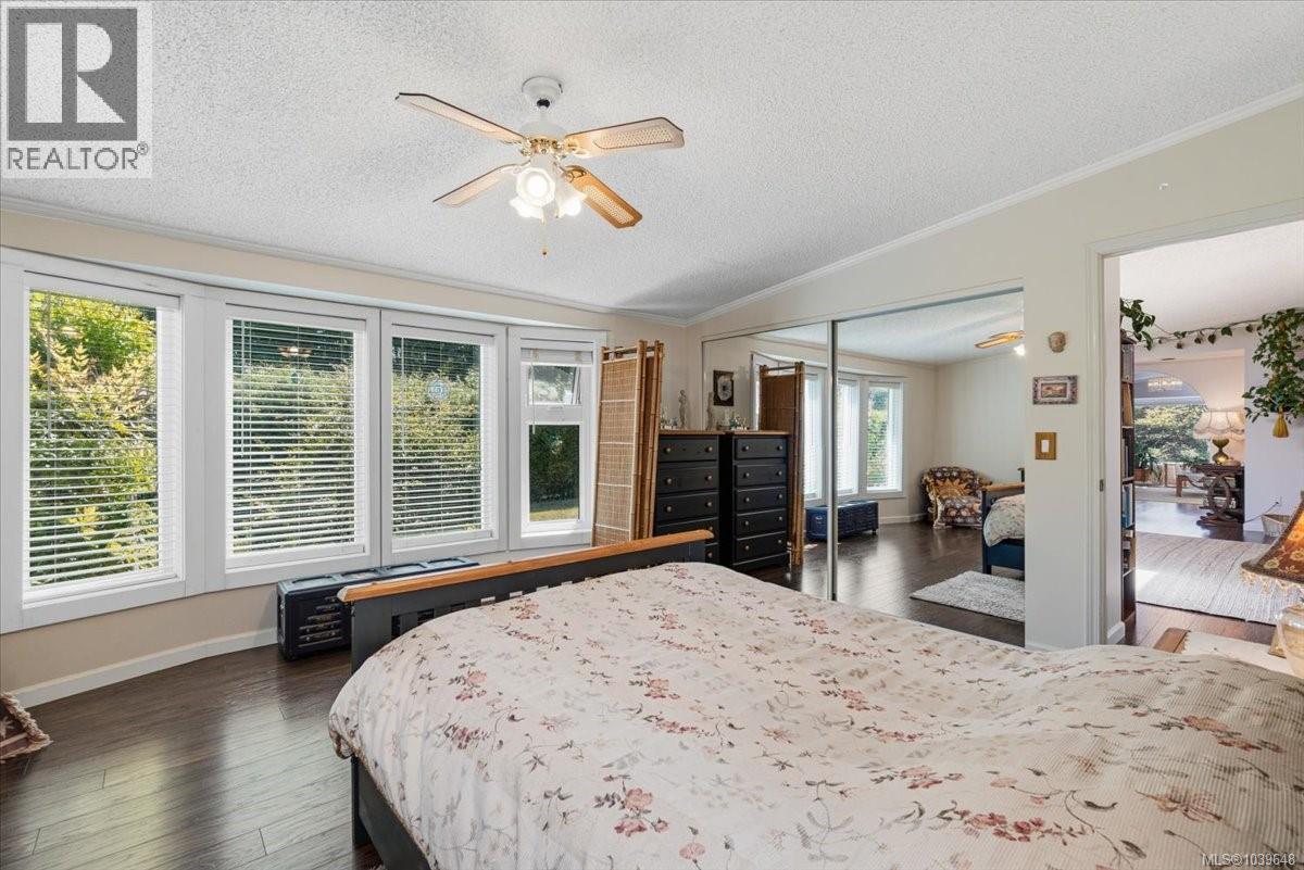1300 Churchill Pl - 10
