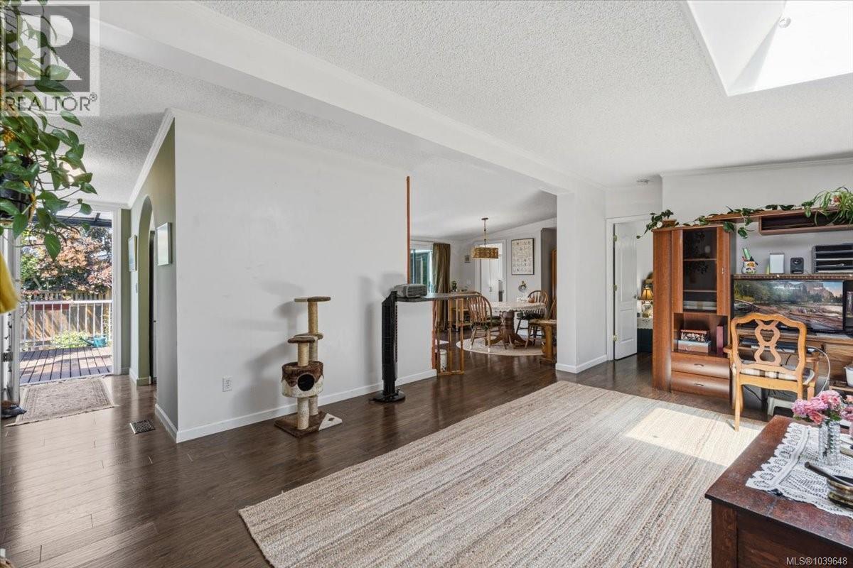 1300 Churchill Pl - 8