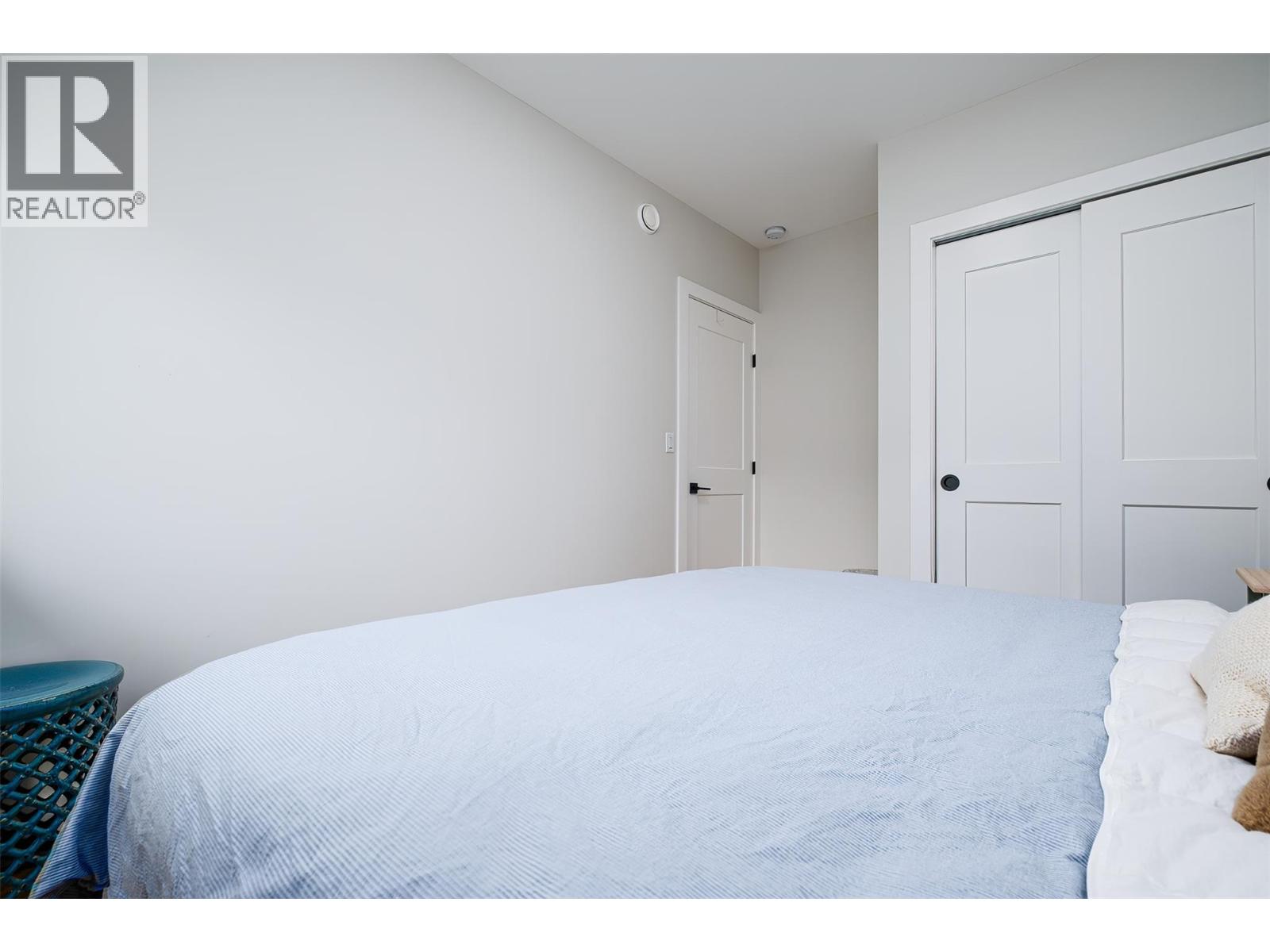 #4 2452 WASHINGTON Street - 28