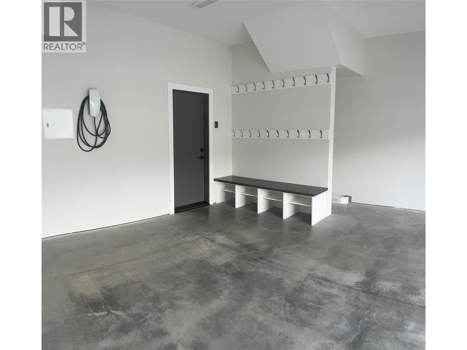 #4 2452 WASHINGTON Street - 44