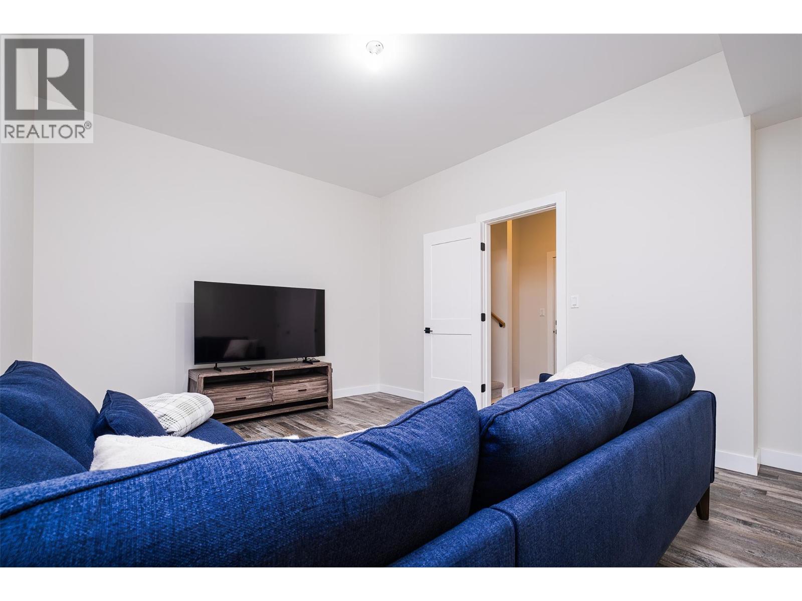 #4 2452 WASHINGTON Street - 32