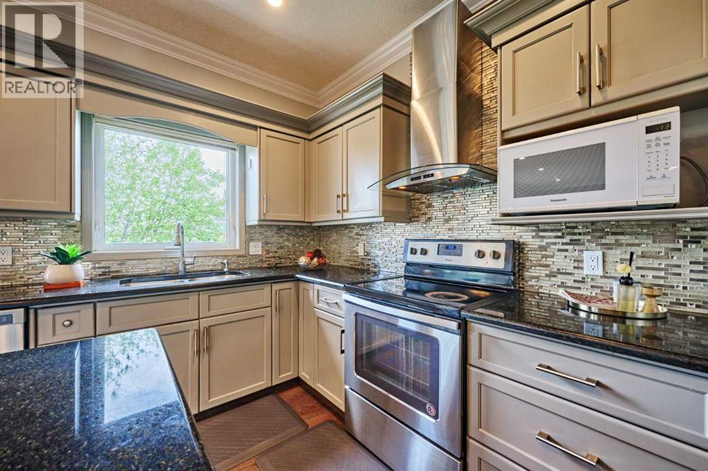 605 Hamptons Drive NW — photo 16