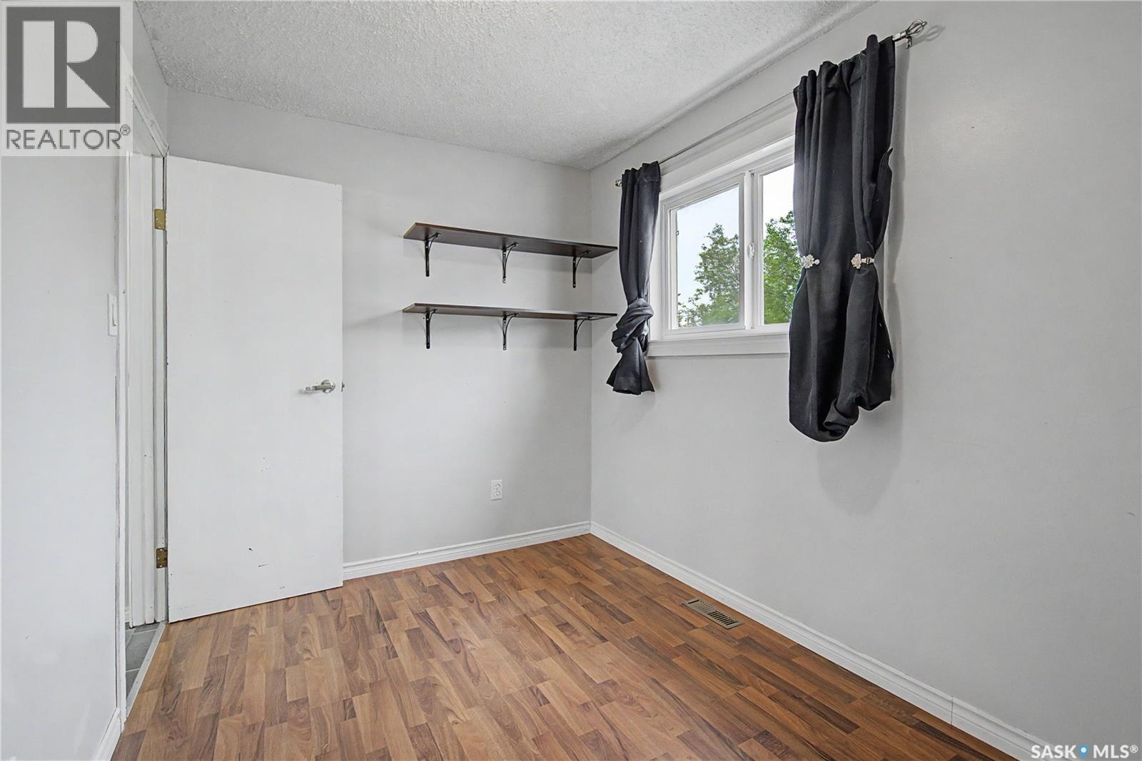 142 2nd STREET W - 11