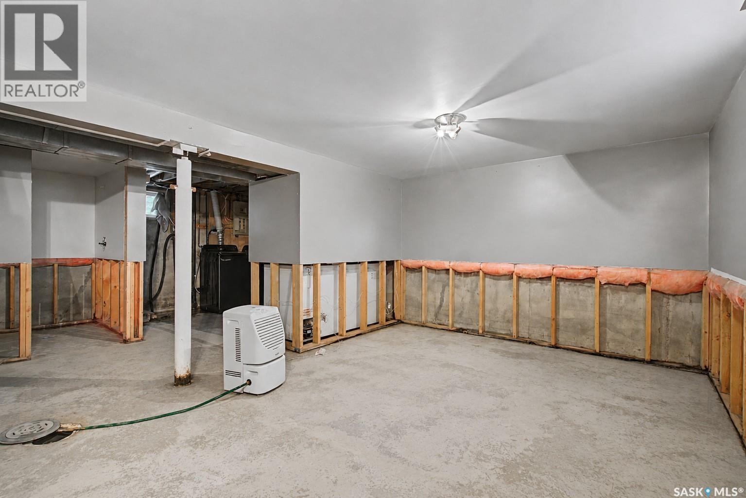 142 2nd STREET W - 14