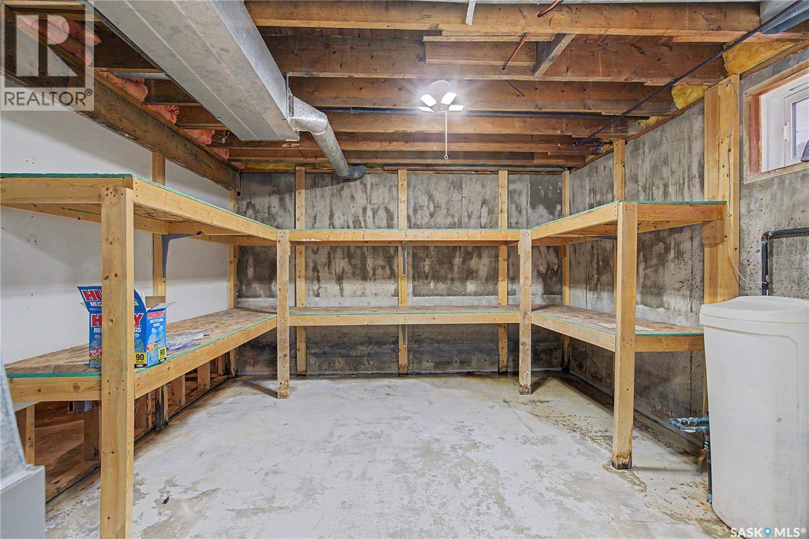 142 2nd STREET W - 16