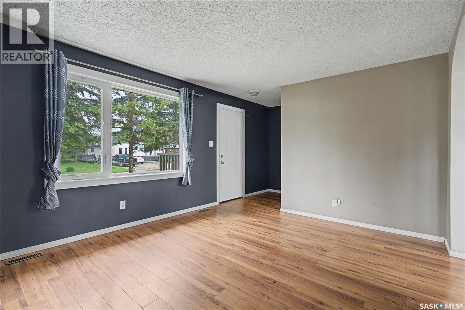 142 2nd STREET W - 6