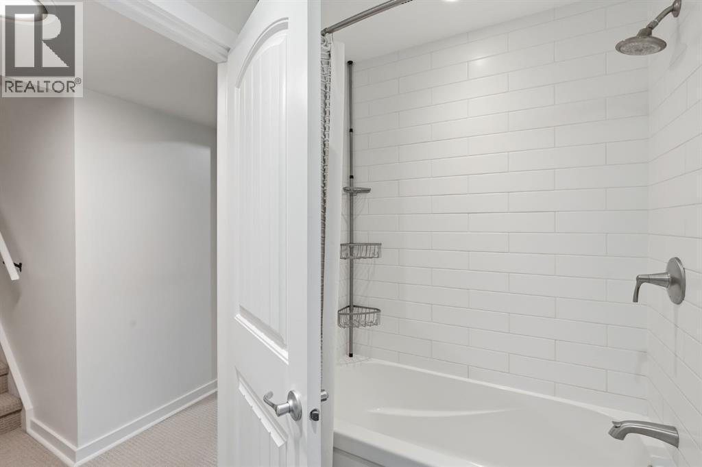 4804 19 Avenue NW — photo 22