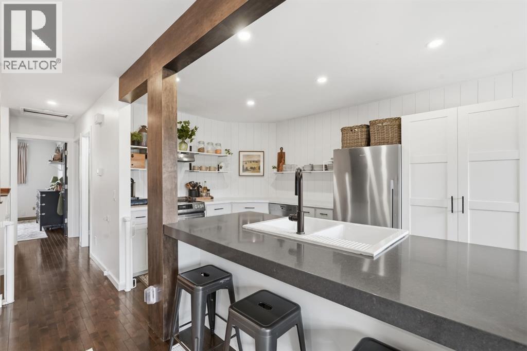 4804 19 Avenue NW - photo 4