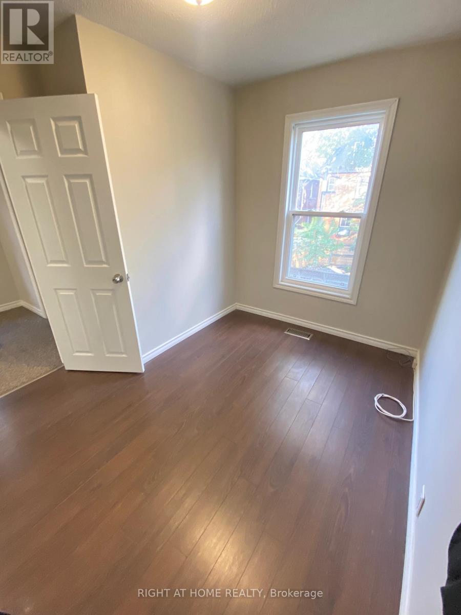 60 ARTHUR AVENUE N - 11