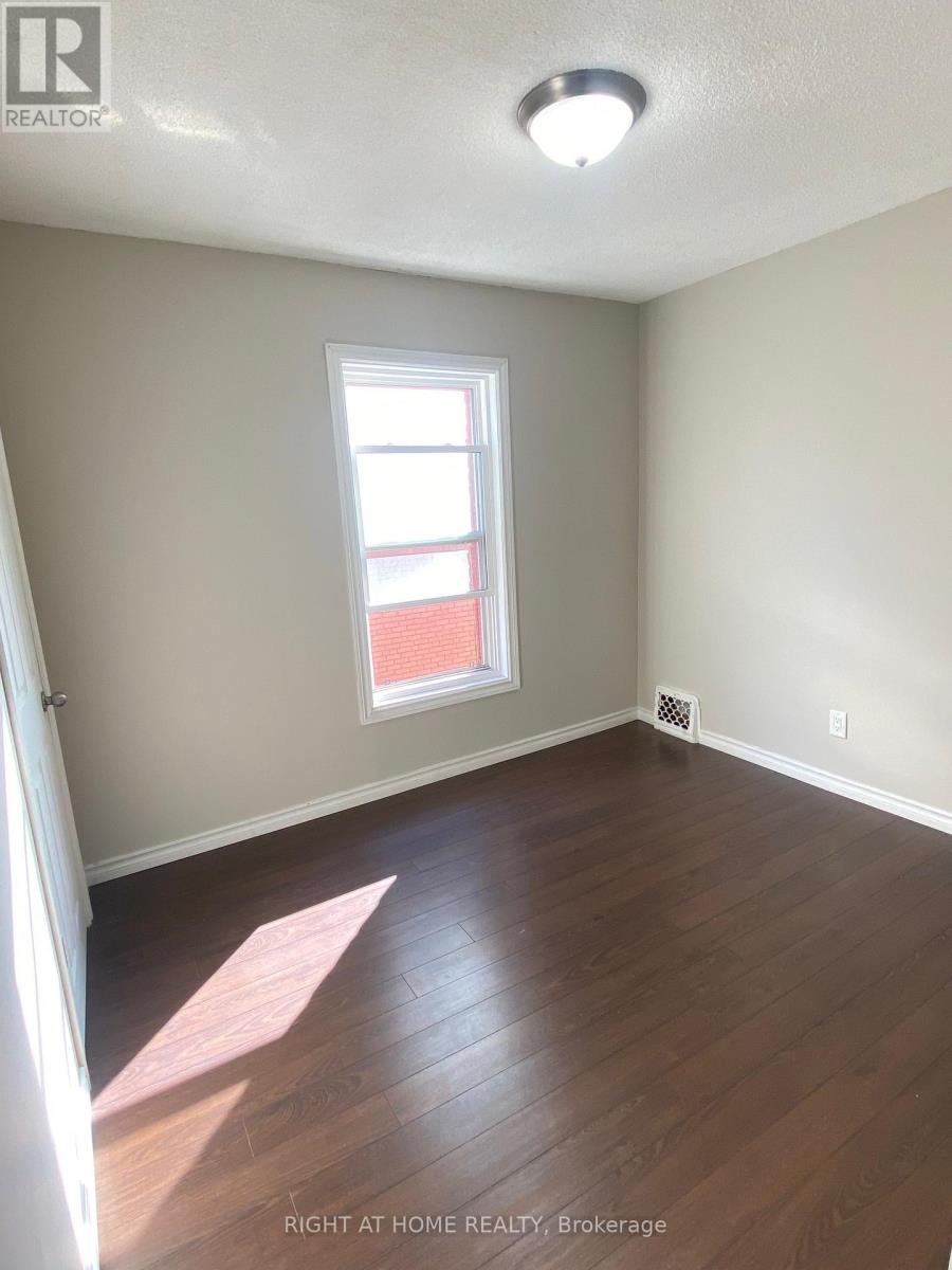 60 ARTHUR AVENUE N - 12