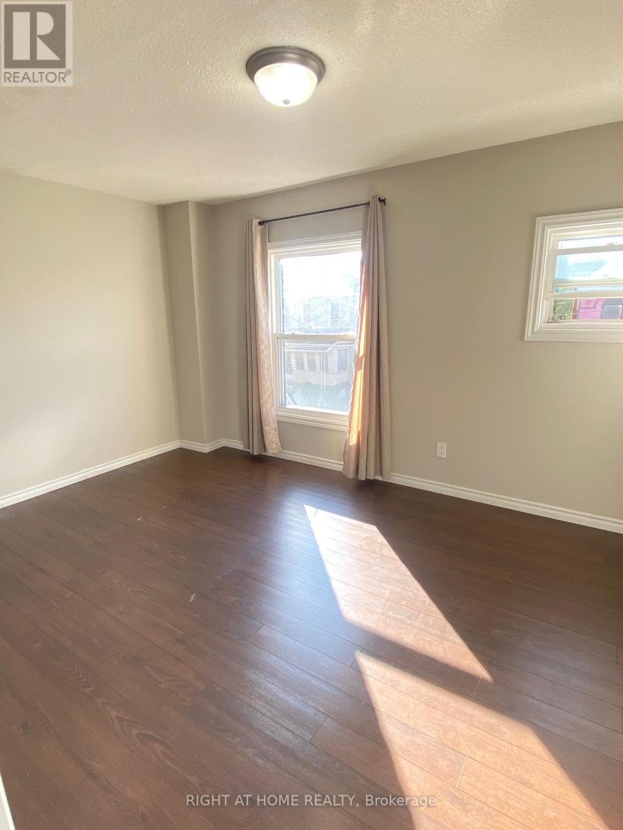 60 ARTHUR AVENUE N - 13