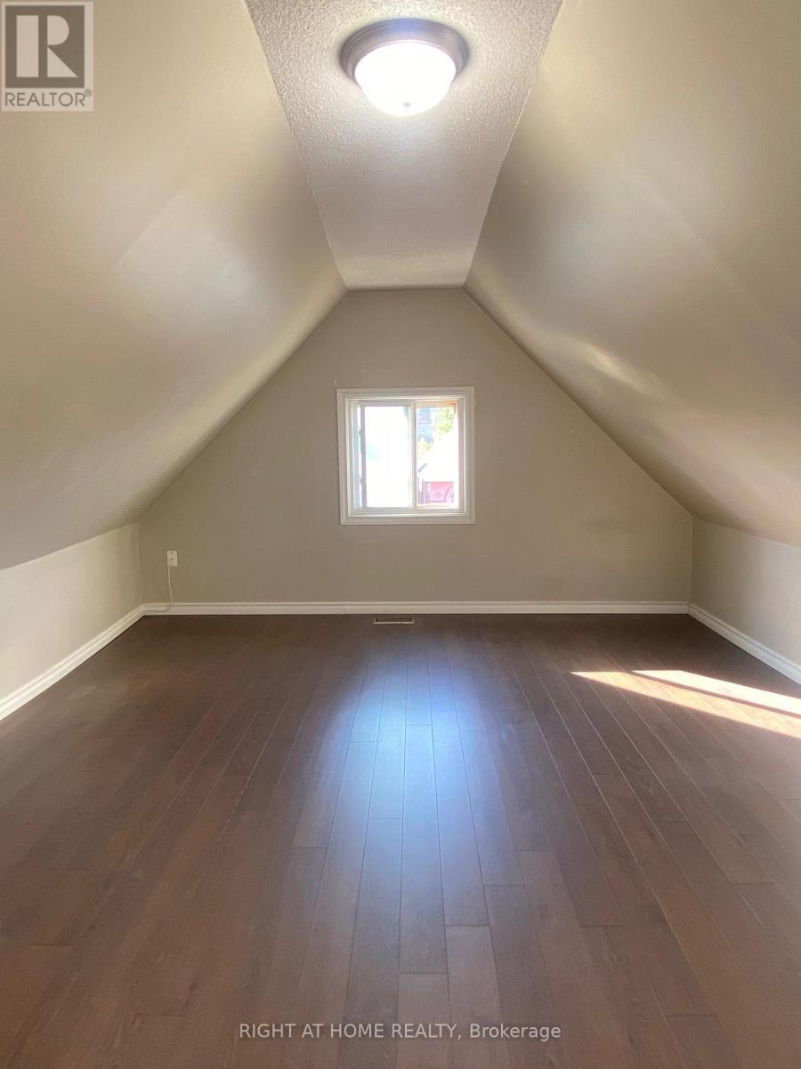 60 ARTHUR AVENUE N - 16