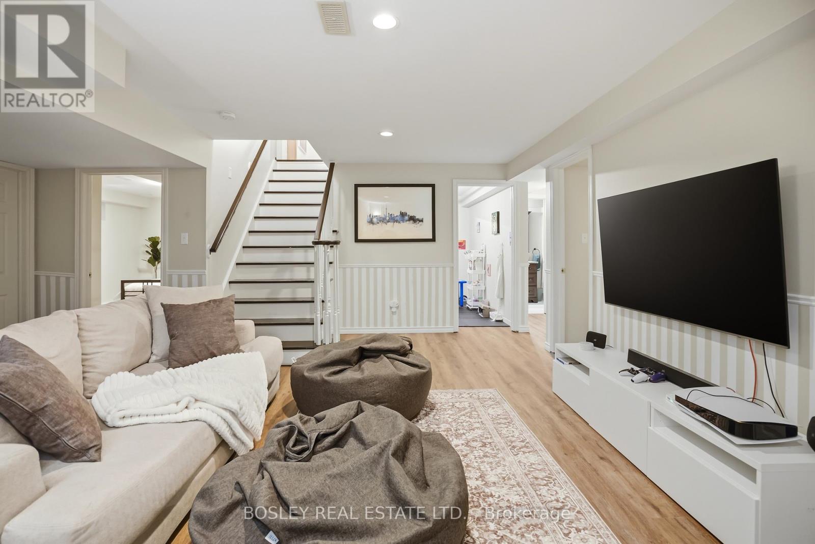 851 CHARLOTTE STREET - 44