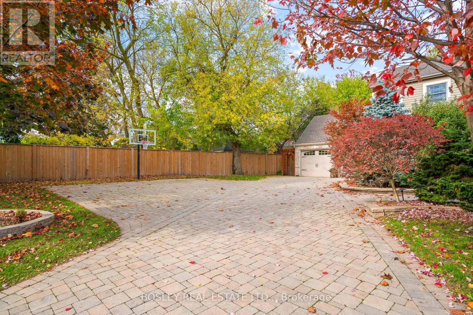 851 CHARLOTTE STREET - 40