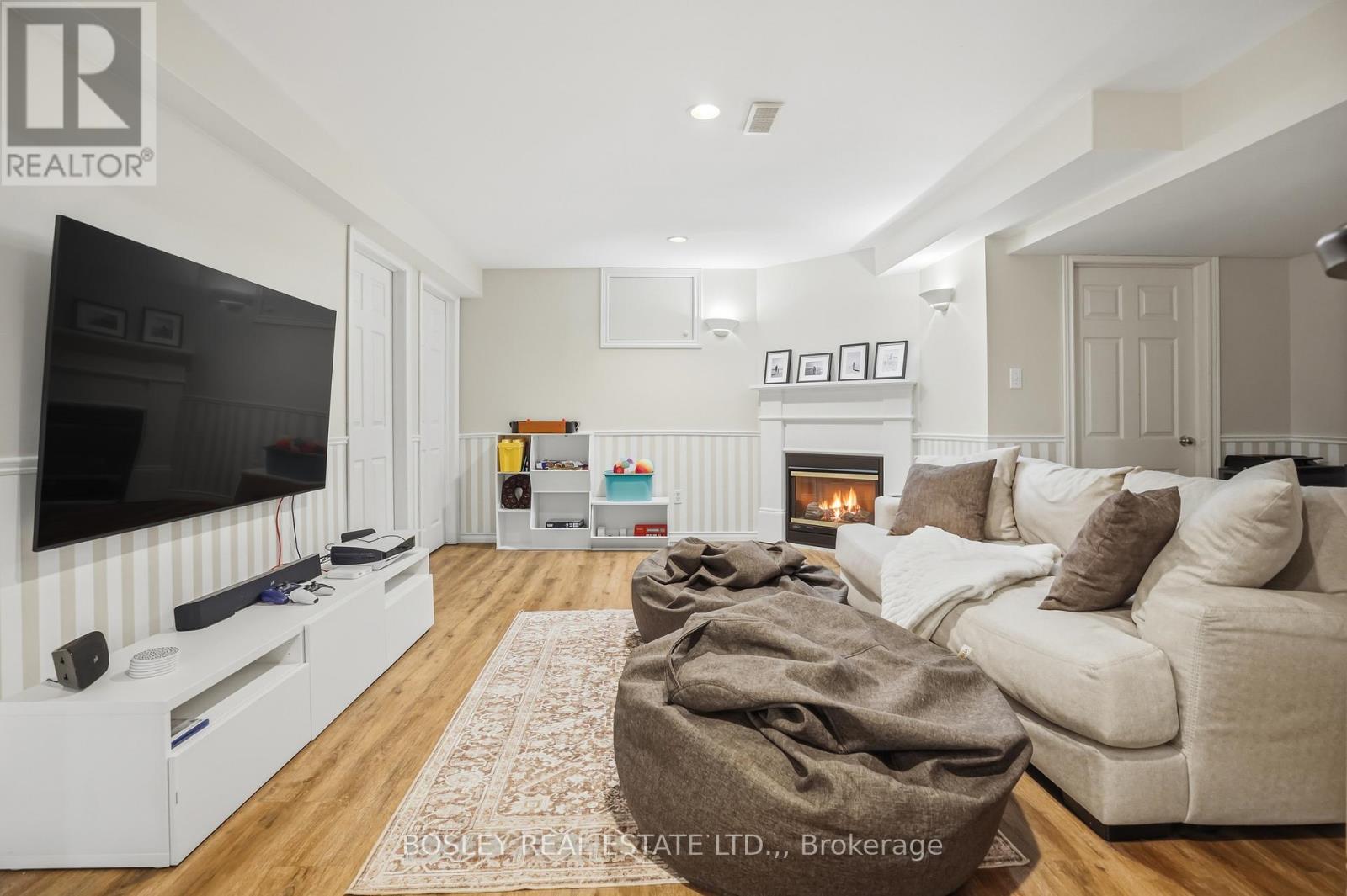 851 CHARLOTTE STREET - 45