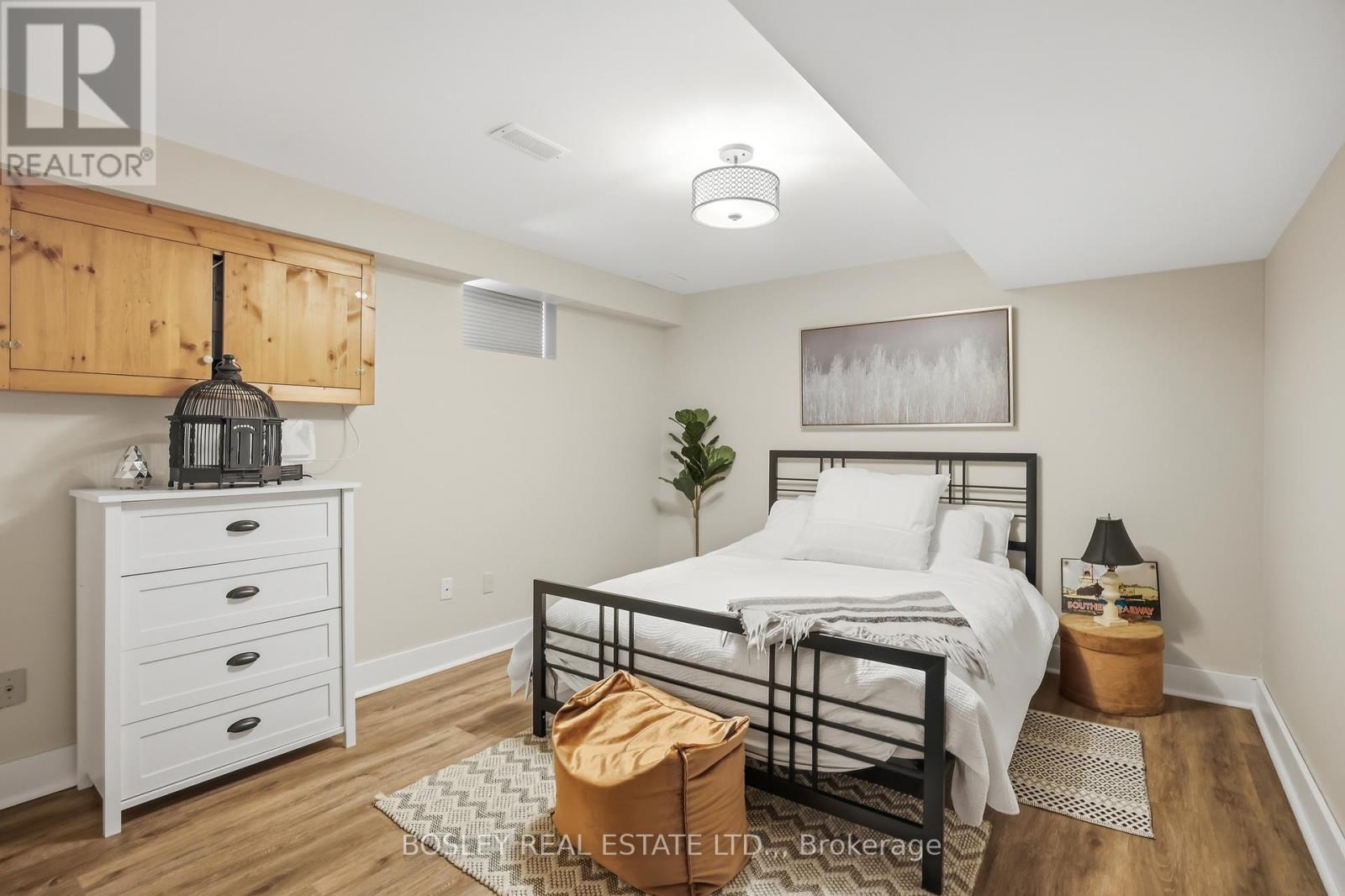 851 CHARLOTTE STREET - 46