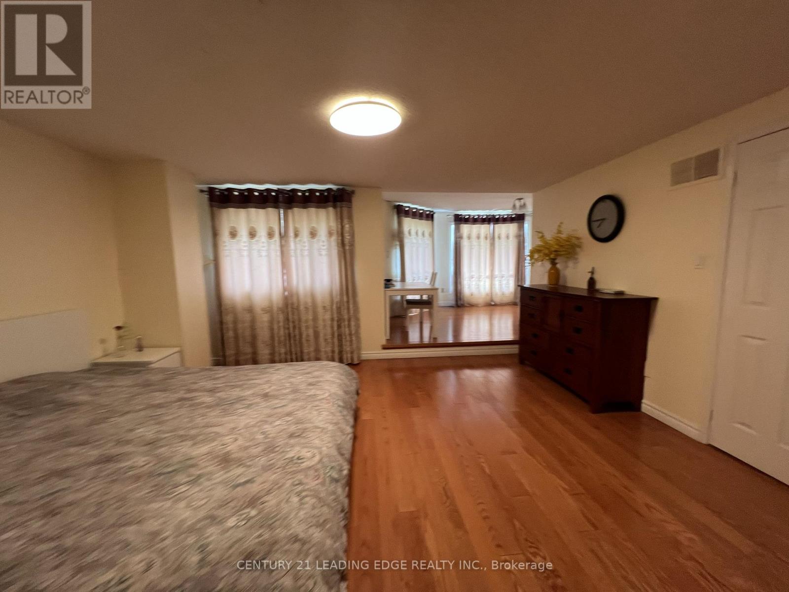1 LOCKRIDGE AVENUE - 21