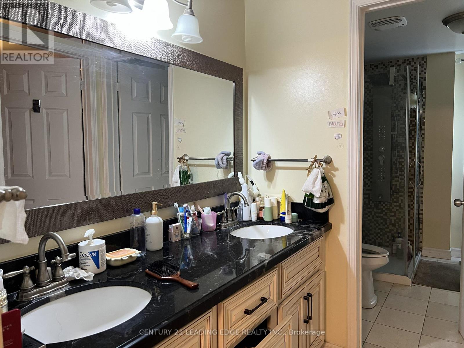 1 LOCKRIDGE AVENUE - 25
