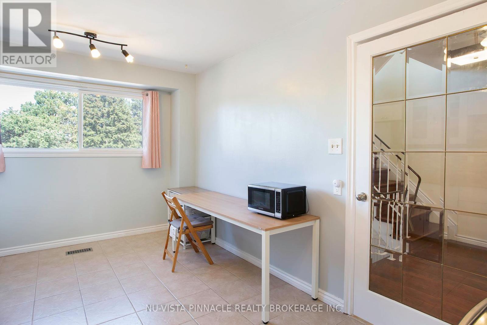 #13 285 BLUEVALE STREET N - 14