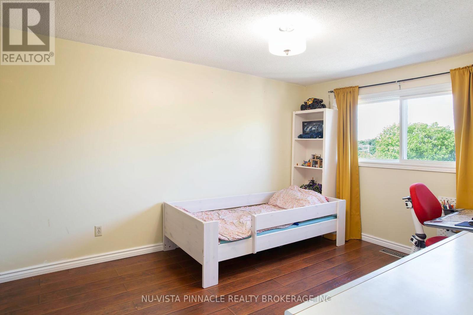 #13 285 BLUEVALE STREET N - 21