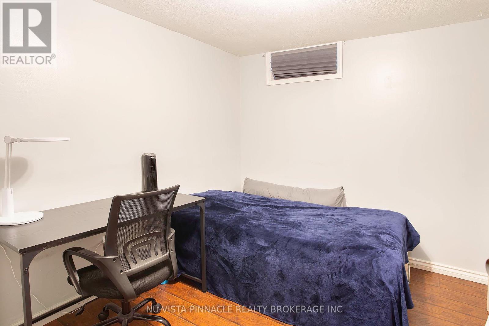 #13 285 BLUEVALE STREET N - 27