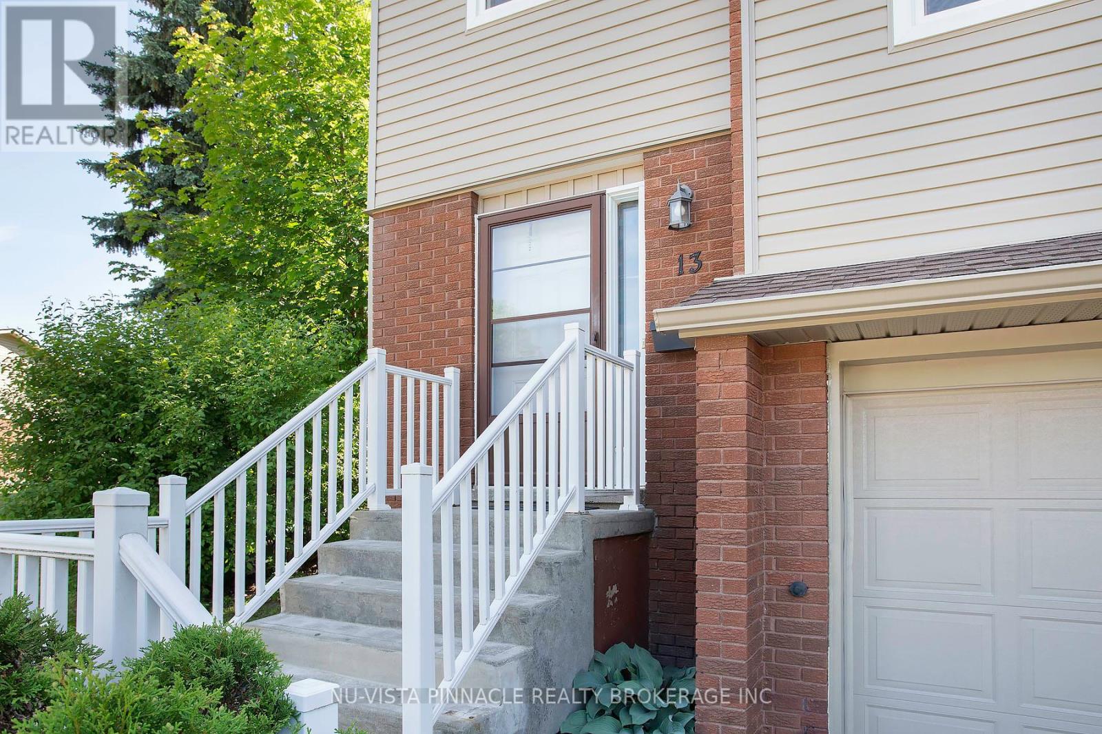 #13 285 BLUEVALE STREET N - 3