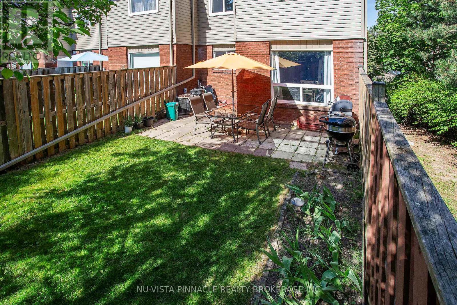#13 285 BLUEVALE STREET N - 35