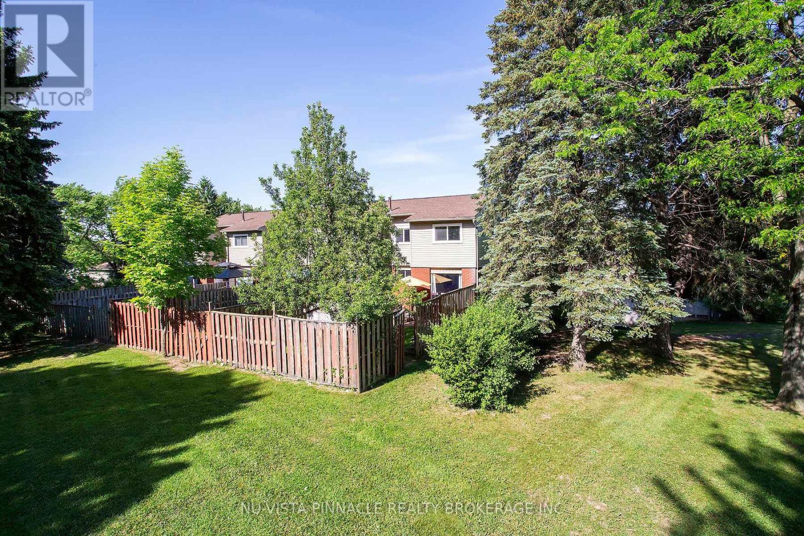 #13 285 BLUEVALE STREET N - 38