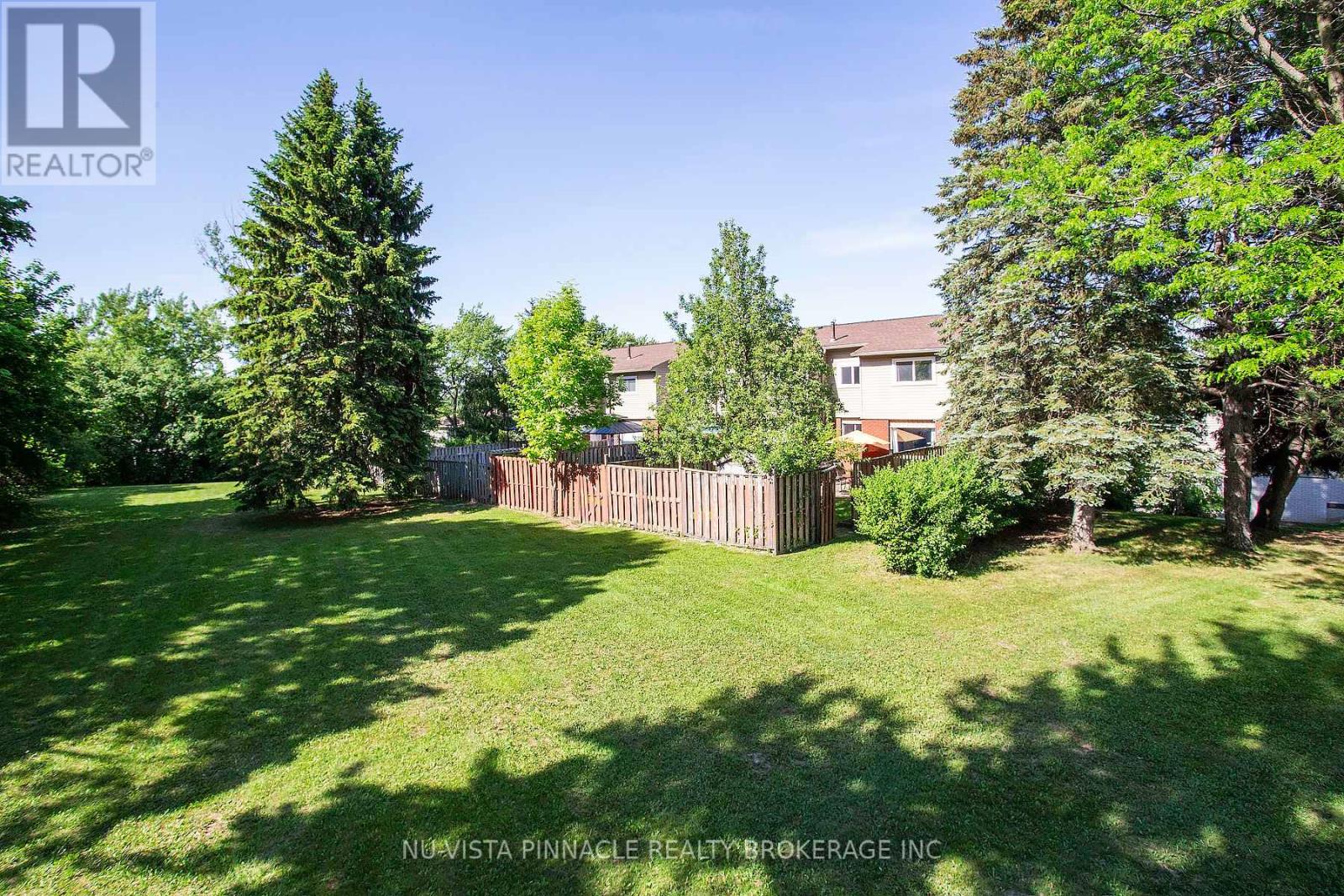 #13 285 BLUEVALE STREET N - 39
