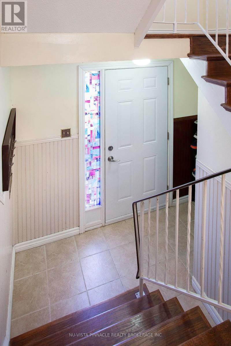 #13 285 BLUEVALE STREET N - 4