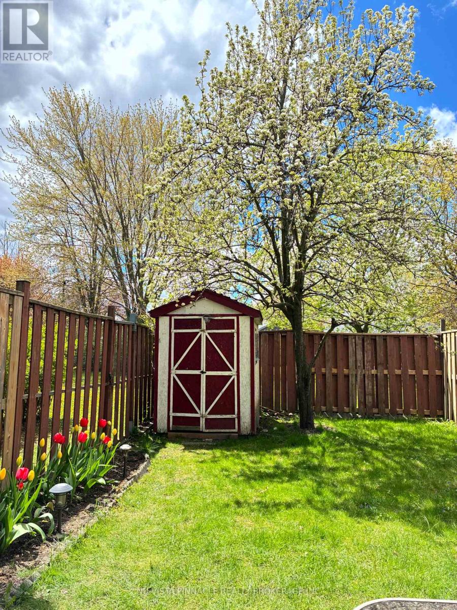 #13 285 BLUEVALE STREET N - 42