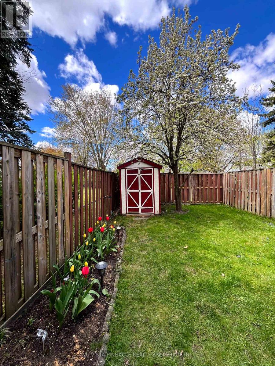 #13 285 BLUEVALE STREET N - 43