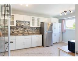 13 - 285 Bluevale Street N, Waterloo, ON N2J4L8 Photo 17