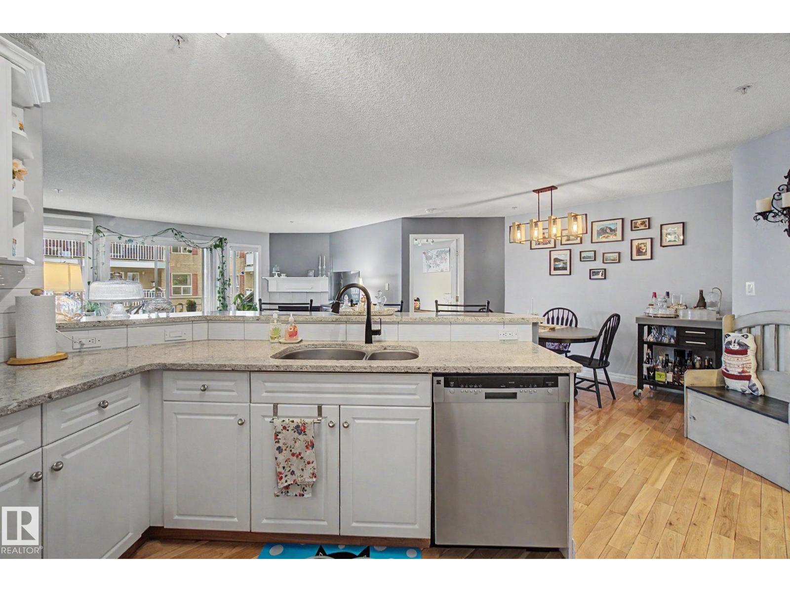 #308 10933 124 ST NW - 10