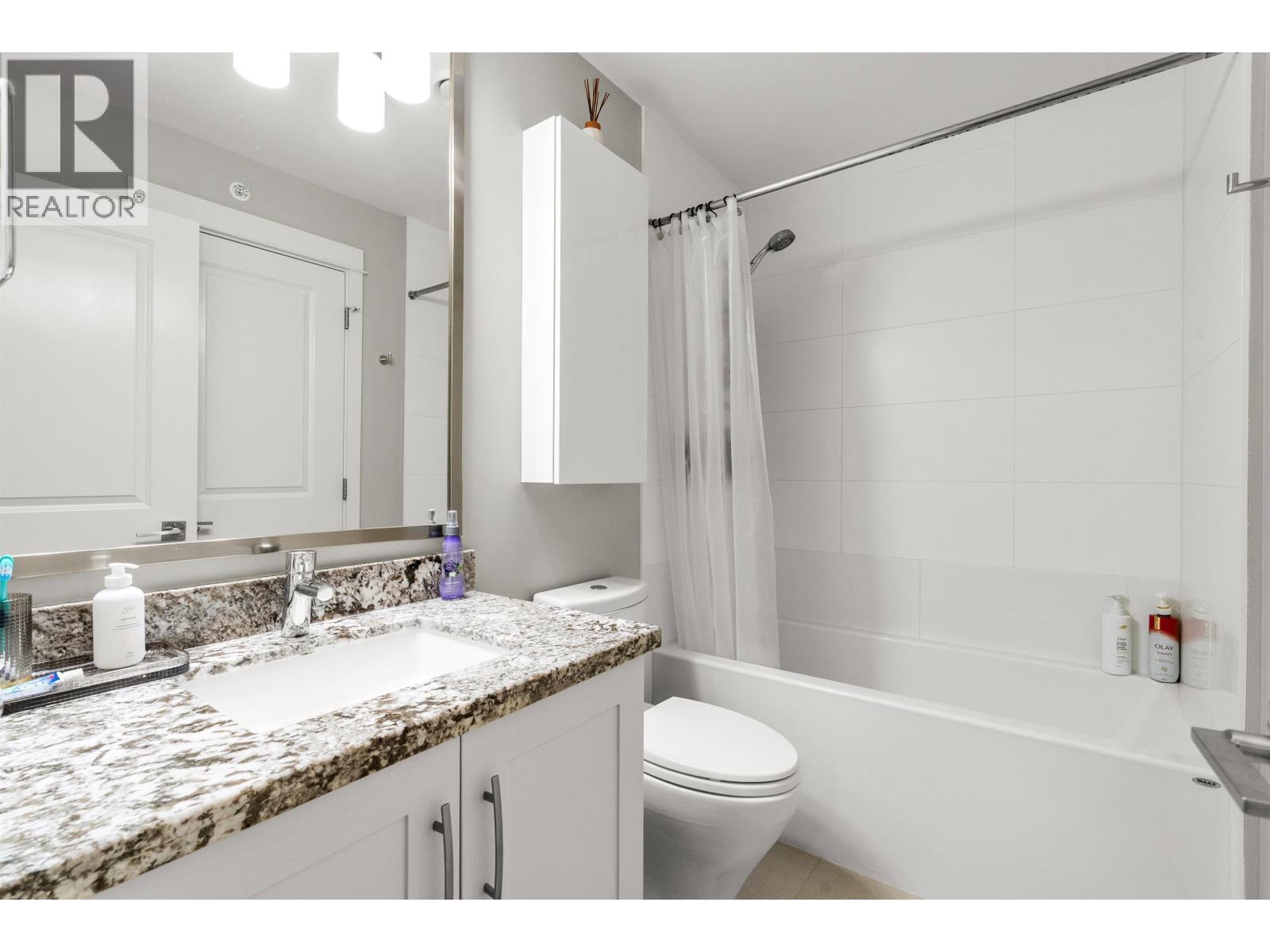#102-5011 SPRINGS Boulevard, Tsawwassen